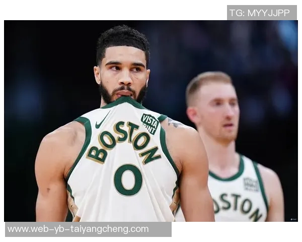 塔图姆分享惊艳扣篮视频引发热议鞋子成关键因素引发讨论 塔图姆分享惊艳扣篮视频引发热议鞋子成关键因素引发讨论