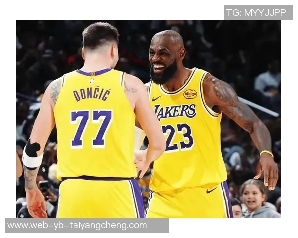 湖人官方发布东詹里三人海报引发全明星投票热潮前十名单揭晓